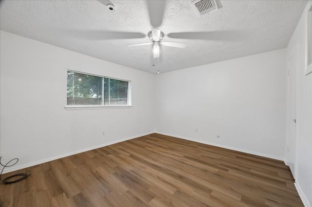 2114 Mocking Bird Lane, La Porte, TX 77571