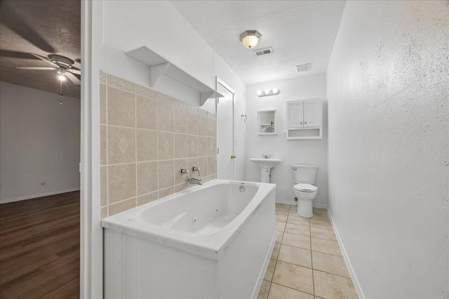 2114 Mocking Bird Lane, La Porte, TX 77571