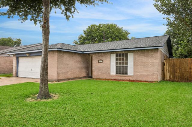 2114 Mocking Bird Lane, La Porte, TX 77571
