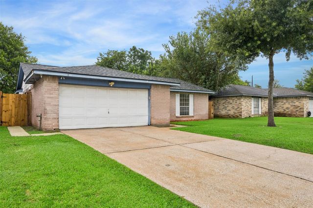 2114 Mocking Bird Lane, La Porte, TX 77571