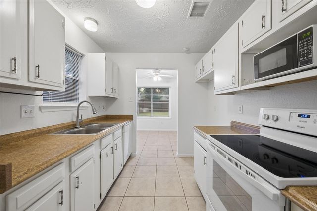2114 Mocking Bird Lane, La Porte, TX 77571