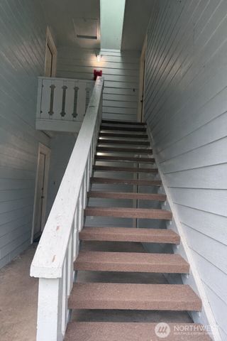 555 Sunset Avenue NE, Ocean Shores, WA 98569