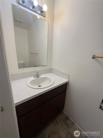 555 Sunset Avenue NE, Ocean Shores, WA 98569