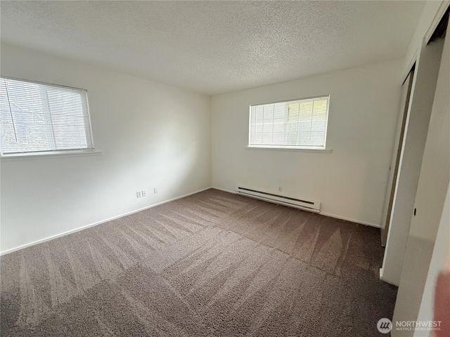 555 Sunset Avenue NE, Ocean Shores, WA 98569