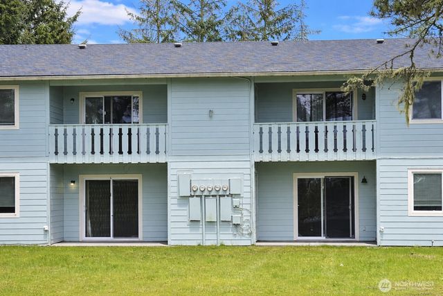 555 Sunset Avenue NE, Ocean Shores, WA 98569