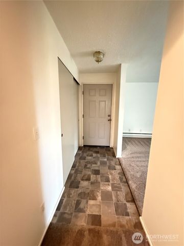 555 Sunset Avenue NE, Ocean Shores, WA 98569