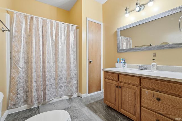 9832 Crown Point Drive, Fort Wayne, IN 46804