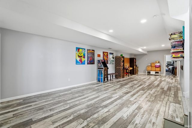 9832 Crown Point Drive, Fort Wayne, IN 46804