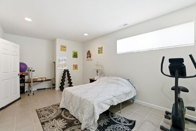 9832 Crown Point Drive, Fort Wayne, IN 46804