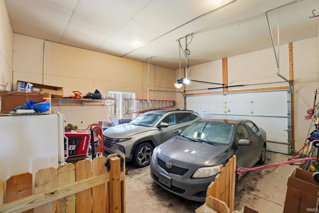 9832 Crown Point Drive, Fort Wayne, IN 46804