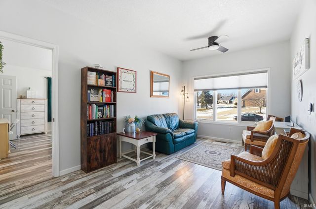 9832 Crown Point Drive, Fort Wayne, IN 46804