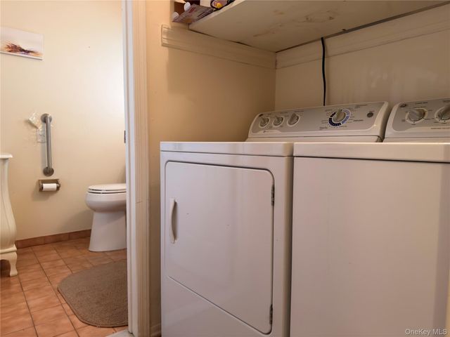3 Primrose Lane 3, North Babylon, NY 11703
