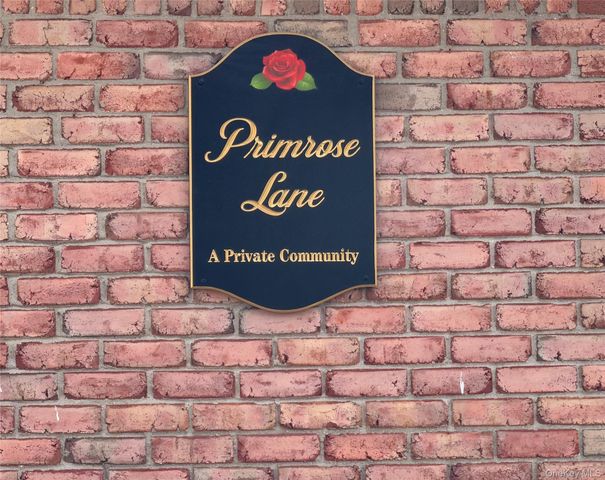 3 Primrose Lane 3, North Babylon, NY 11703