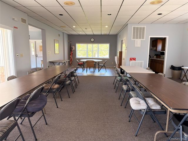 3 Primrose Lane 3, North Babylon, NY 11703