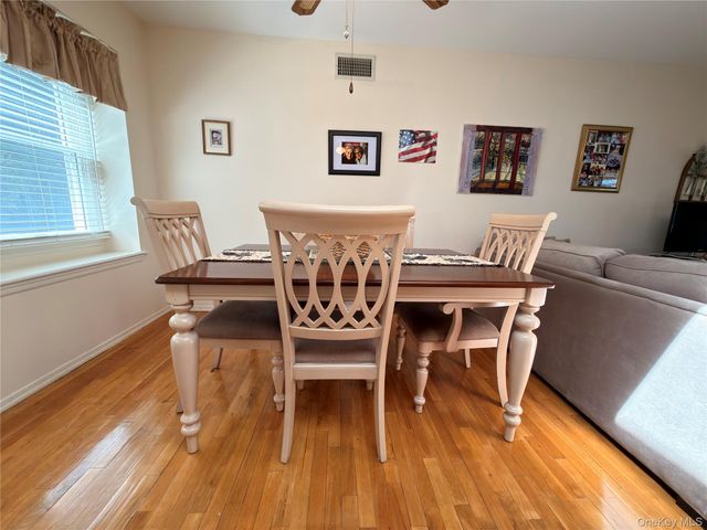 3 Primrose Lane 3, North Babylon, NY 11703