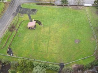 135 CREST Dr, Myrtle Creek, OR 97457