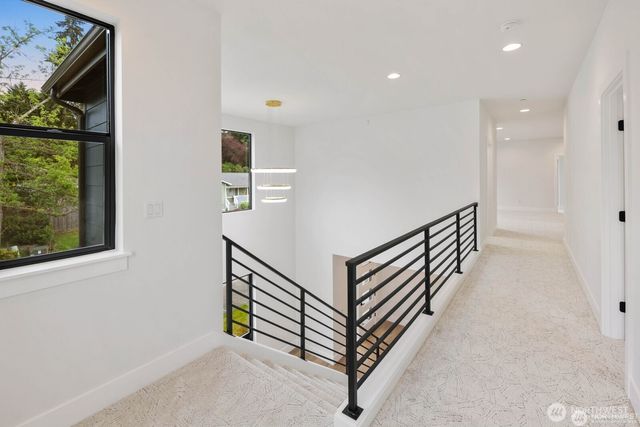7623 NE 198th Court, Kenmore, WA 98028