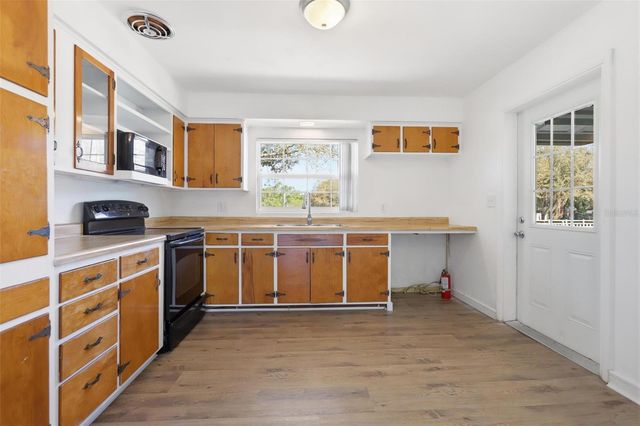 1530 E MINNESOTA AVENUE, Deland, FL 32724