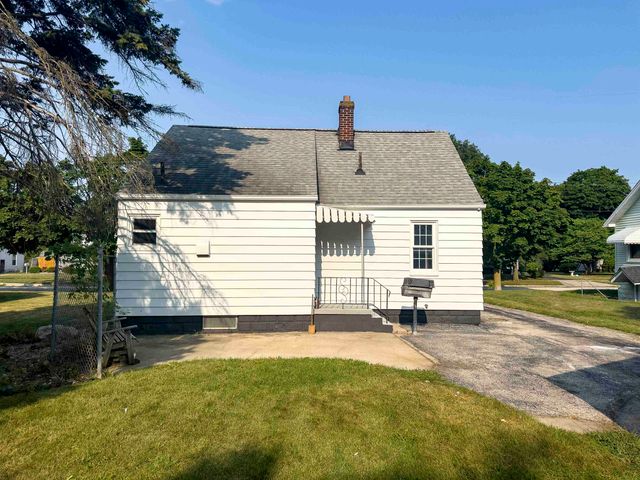 707 Burns Street, Essexville, MI 48732
