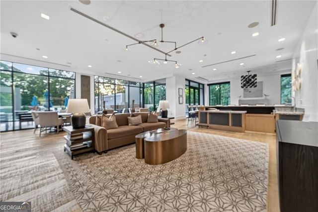 2520 Peachtree Road NW 903, Atlanta, GA 30305