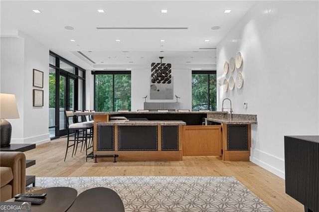 2520 Peachtree Road NW 903, Atlanta, GA 30305