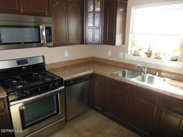 14206 BLUESKY POINT Court, El Paso, TX 79938