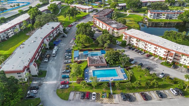 8941 S Hollybrook Boulevard 205, Pembroke Pines, FL 33025