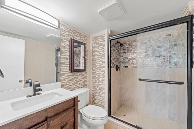 8941 S Hollybrook Boulevard 205, Pembroke Pines, FL 33025