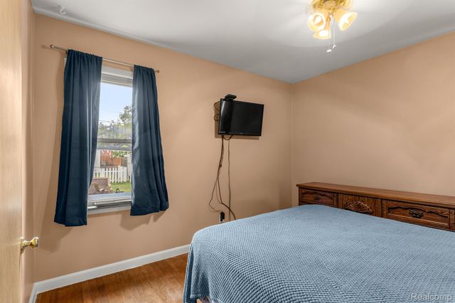 1051 CAPITOL Avenue, Lincoln Park, MI 48146