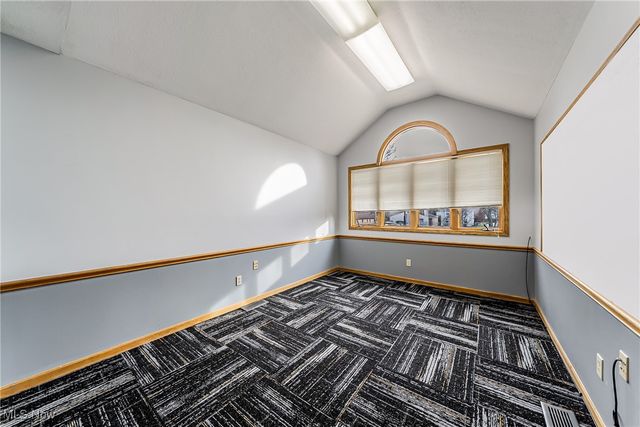 4259 E Lake Road, Sheffield Lake, OH 44054