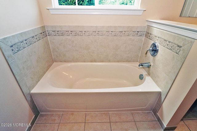 3 Battery Court, Barnegat, NJ 08005