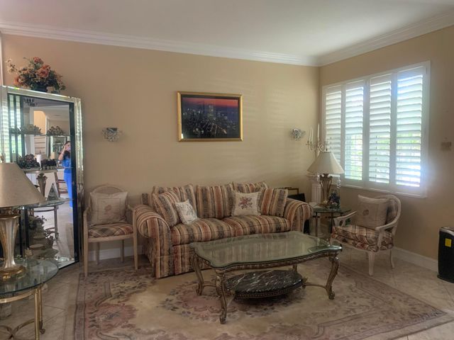 8292 Calabria Lakes Drive, Boynton Beach, FL 33473