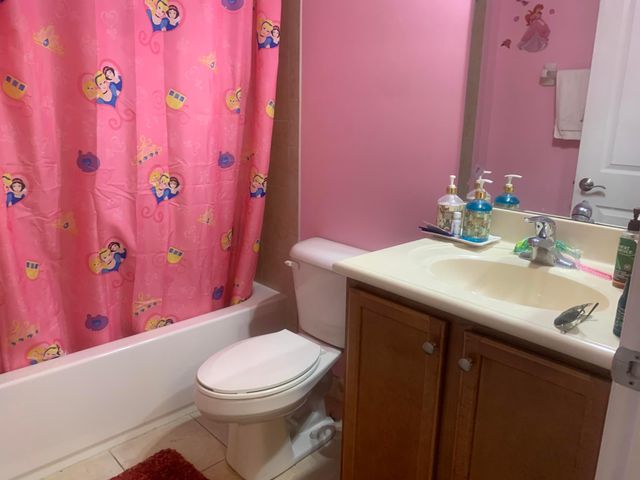 8292 Calabria Lakes Drive, Boynton Beach, FL 33473