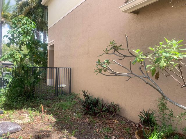8292 Calabria Lakes Drive, Boynton Beach, FL 33473