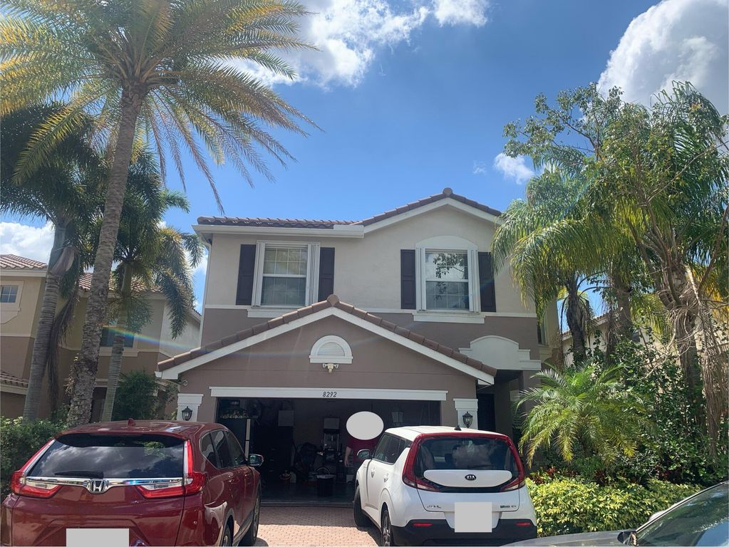 8292 Calabria Lakes Drive, Boynton Beach, FL 33473