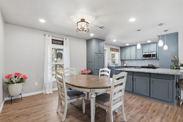 2808 Sky Harbour Drive, Granbury, TX 76049