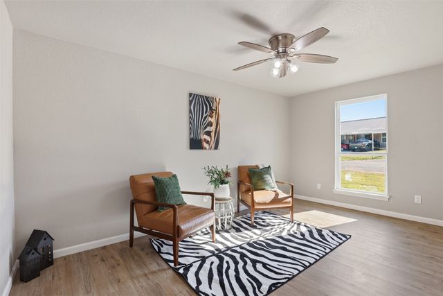 2808 Sky Harbour Drive, Granbury, TX 76049