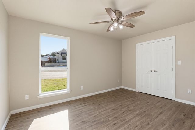 2808 Sky Harbour Drive, Granbury, TX 76049