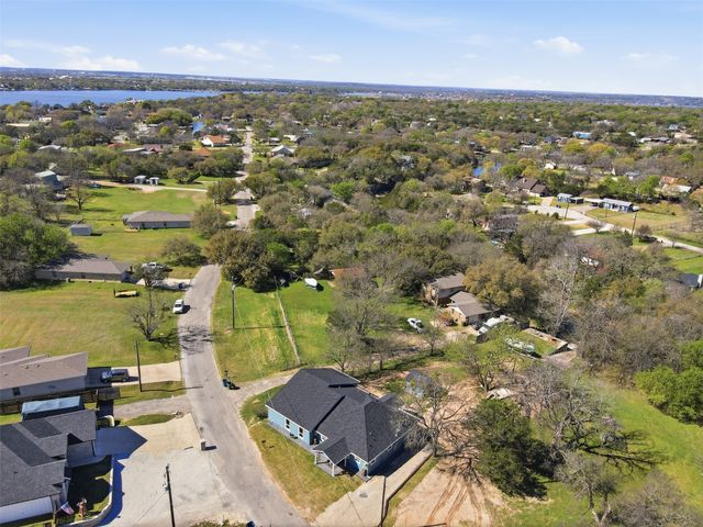 2808 Sky Harbour Drive, Granbury, TX 76049