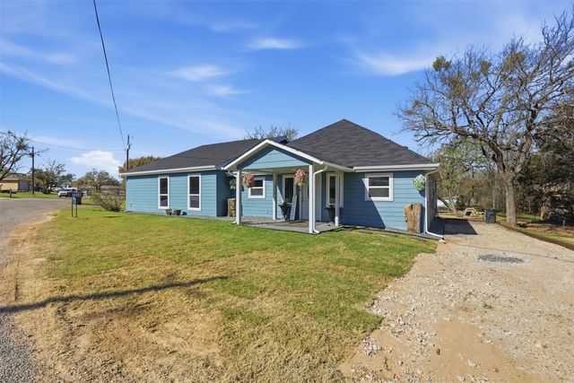 2808 Sky Harbour Drive, Granbury, TX 76049