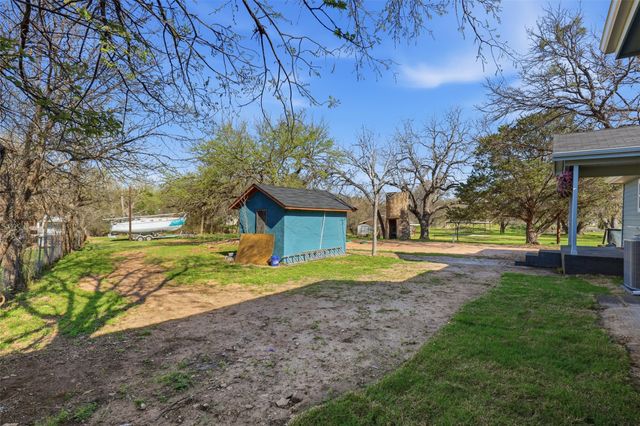 2808 Sky Harbour Drive, Granbury, TX 76049