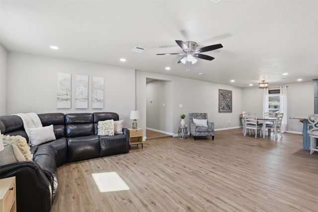 2808 Sky Harbour Drive, Granbury, TX 76049