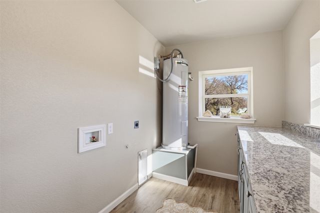 2808 Sky Harbour Drive, Granbury, TX 76049