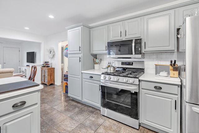 26 Longfellow Avenue, Fairfield, CT 06825