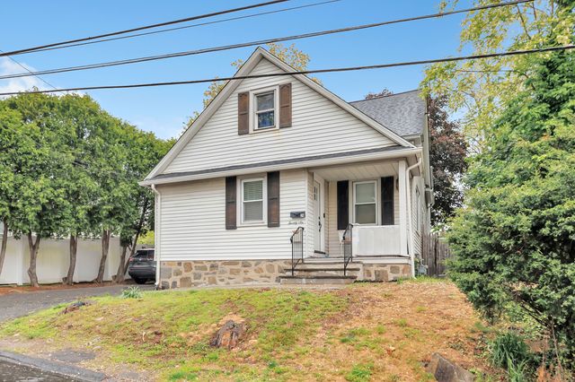 26 Longfellow Avenue, Fairfield, CT 06825