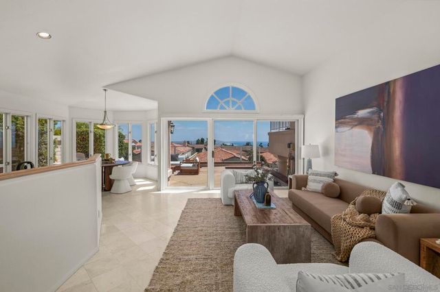 1373 Caminito Halago, La Jolla, CA 92037