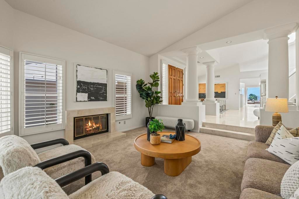 Image 11 of property listing at 1373 Caminito Halago, La Jolla, CA 92037
