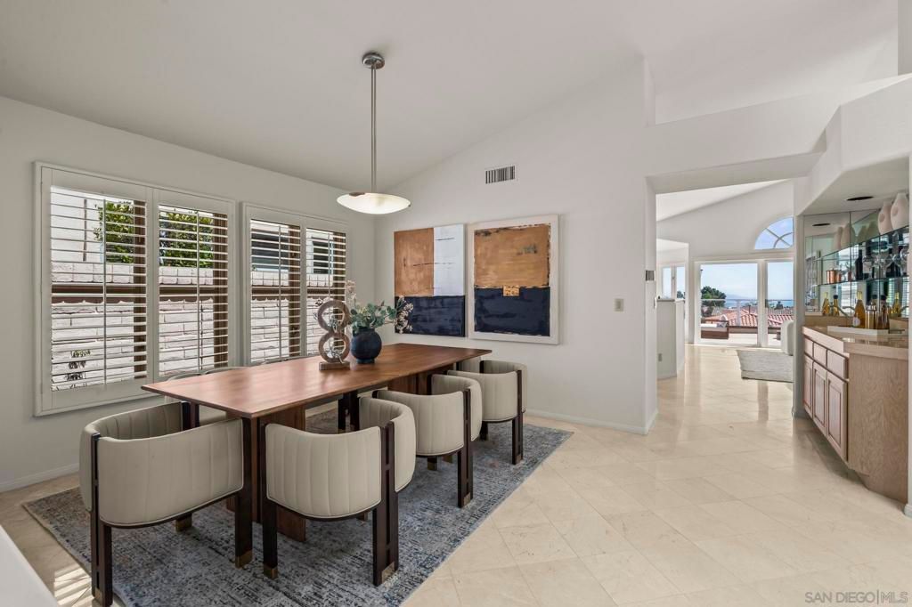 Image 12 of property listing at 1373 Caminito Halago, La Jolla, CA 92037