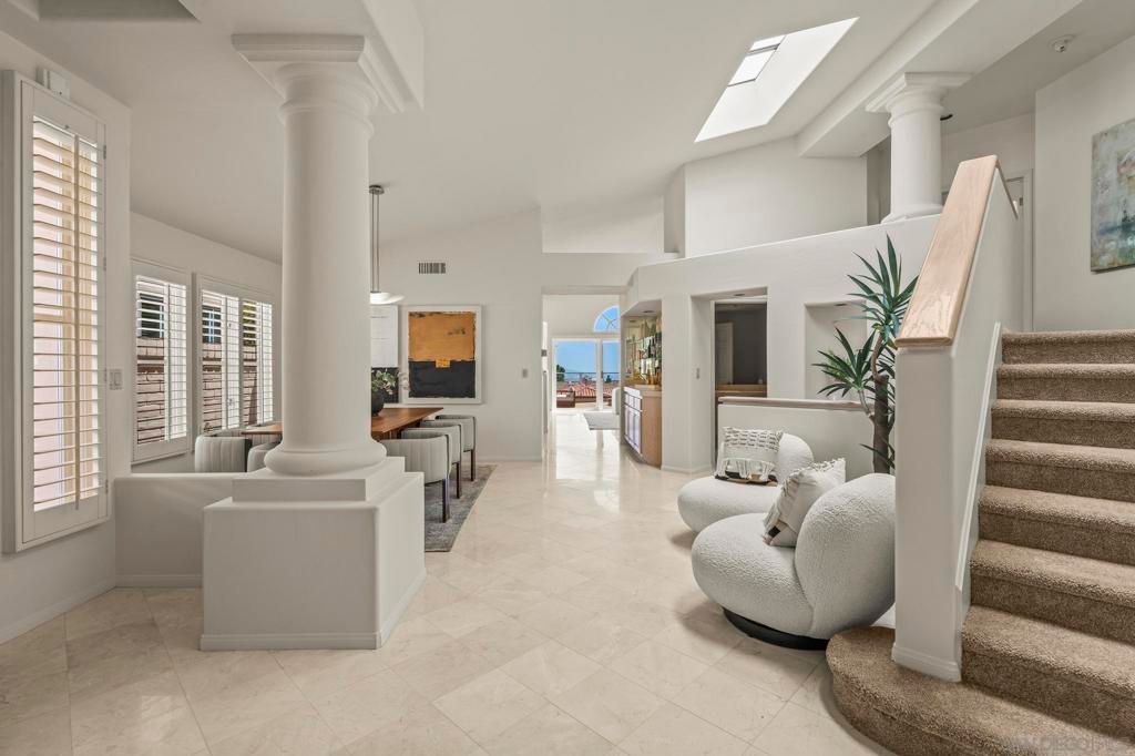 Image 15 of property listing at 1373 Caminito Halago, La Jolla, CA 92037