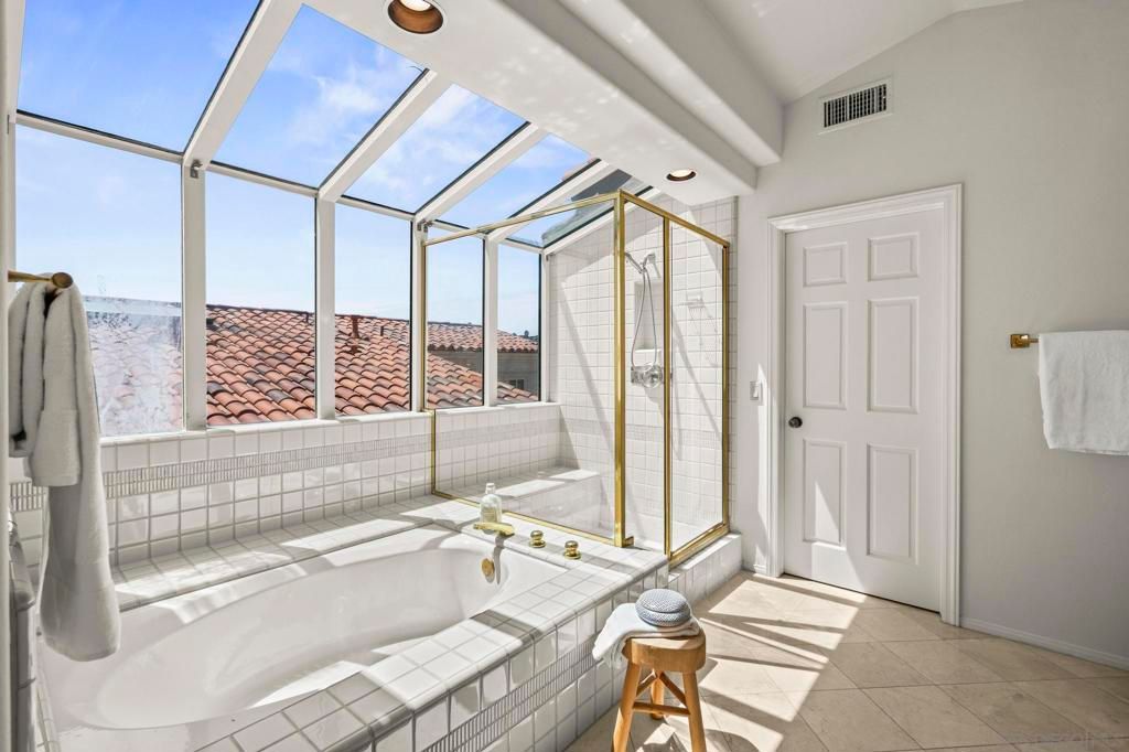 Image 21 of property listing at 1373 Caminito Halago, La Jolla, CA 92037